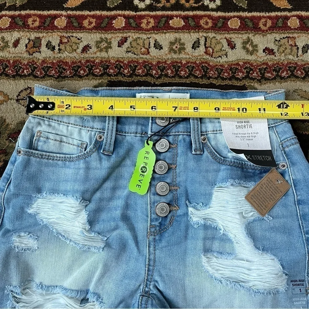 MUDD NWT Denim Shorts Button Fly Stretch High Rise Shortie Distressed Women’s 1
